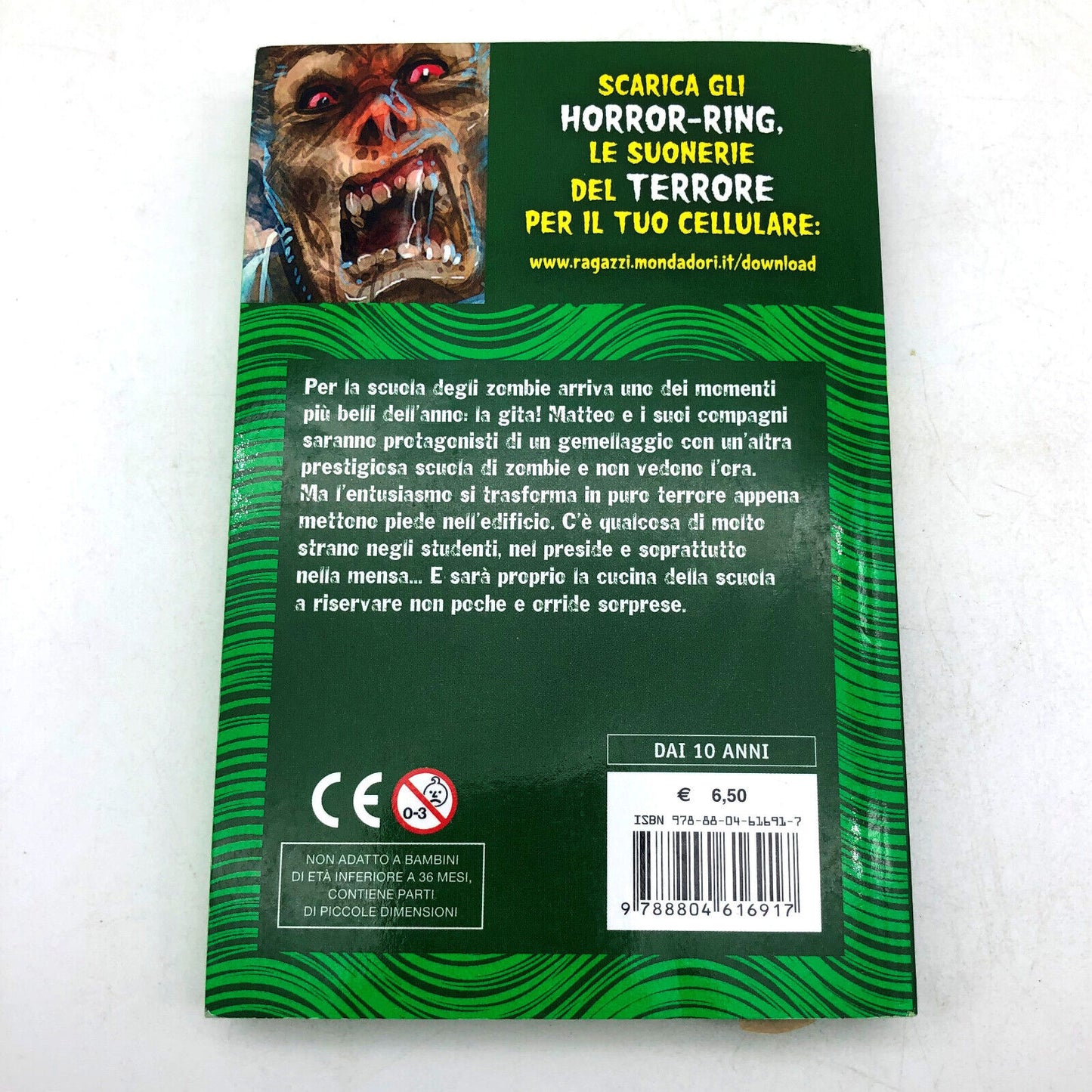 mini livres SUPER FRAIS n 63 Zombie Kombat Pocket Mondadori minibooks d'horreur