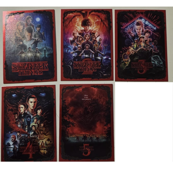 Set Album e/o Bustine di Figurine Stranger Things - One Last Strange Adventure (Panini 2025)