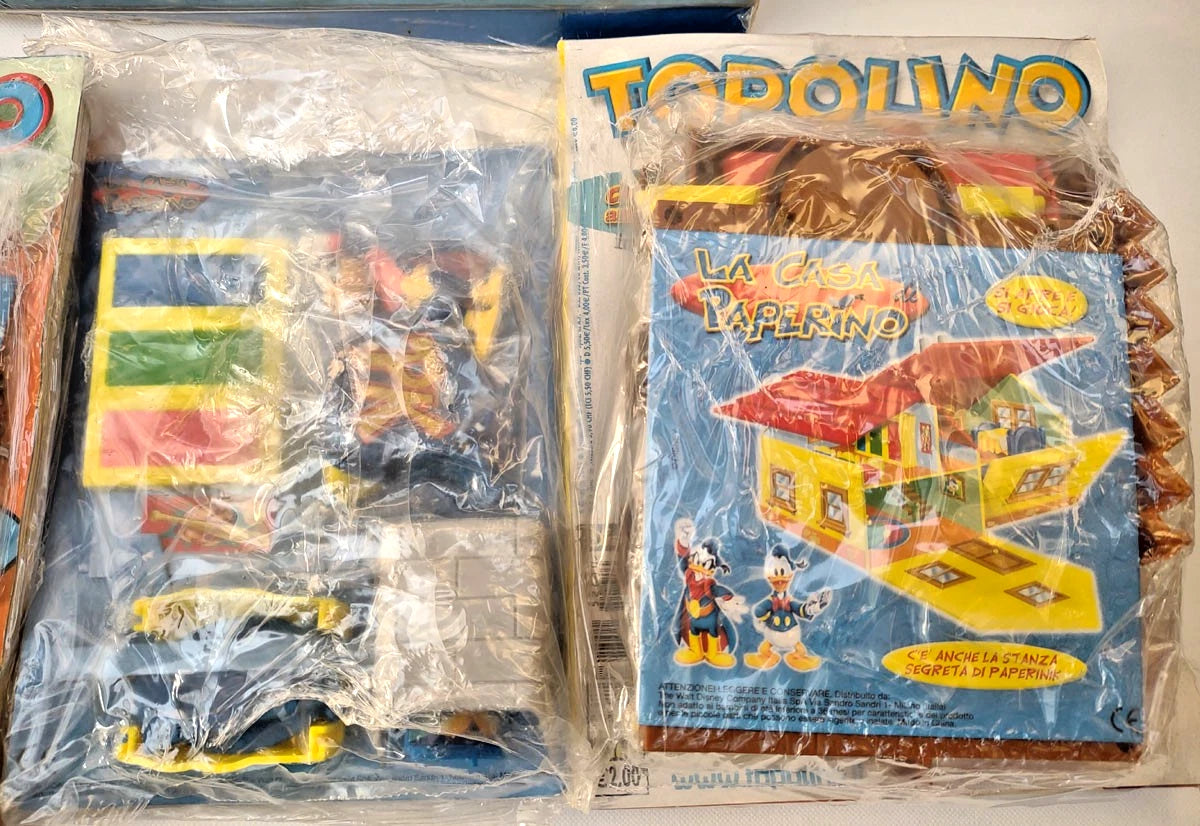Set Completo 5/5 : LA CASA DI ZIO PAPERINO con Fumetti di Topolino e Paperinik 2005