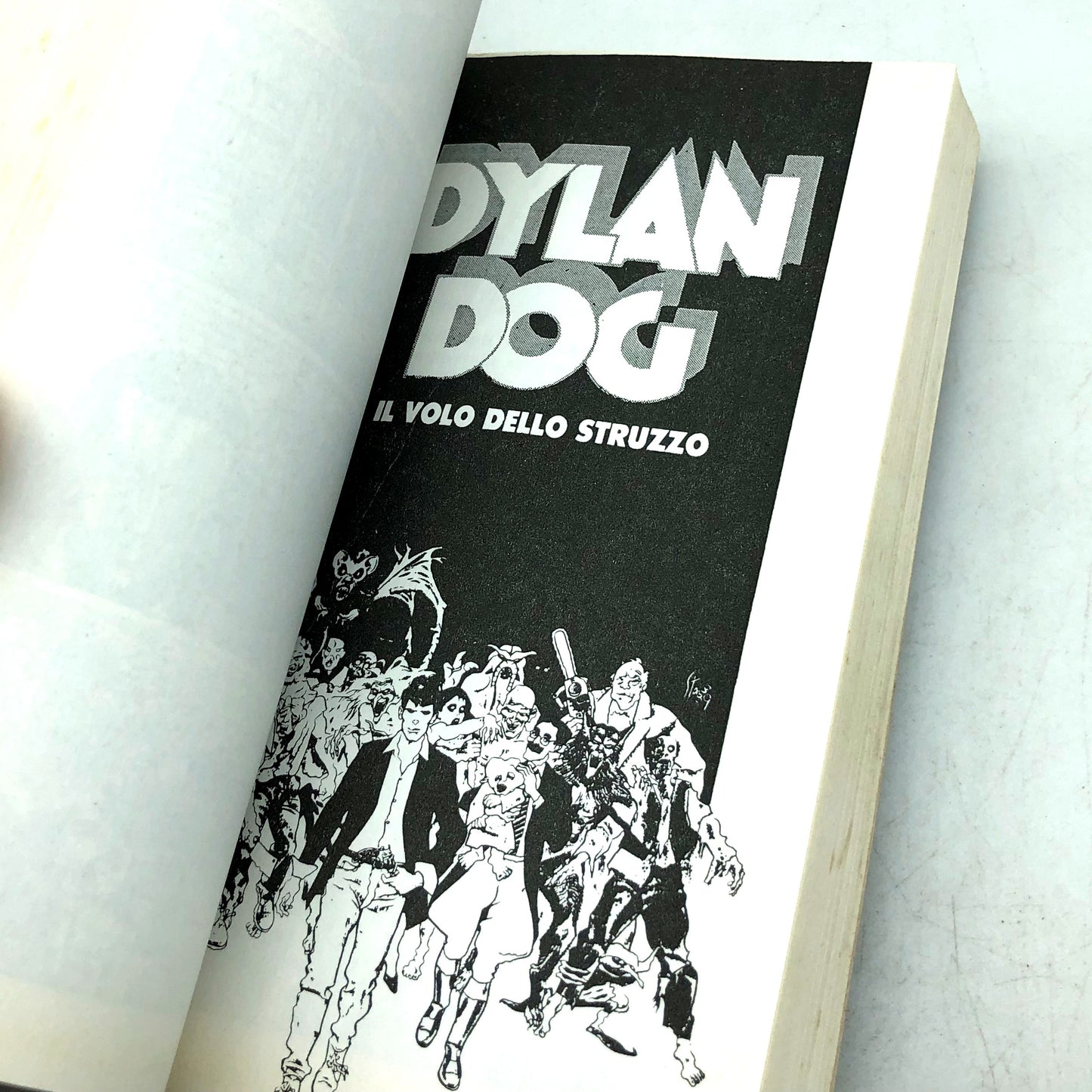 Bande dessinée de Dylan Dog - L'enquêteur des cauchemars de Tiziano Sclavi - LES MYTHES MONDADORI