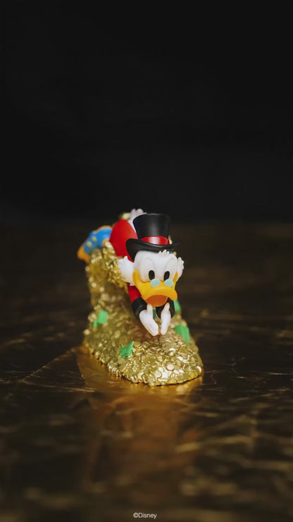 Topolino 3677 Con Statua di Zio Paperone che nuota nell'oro