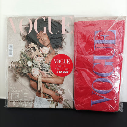 [Preordine] Rivista VOGUE ITALIA - Giugno 2026  Mona Tougaard