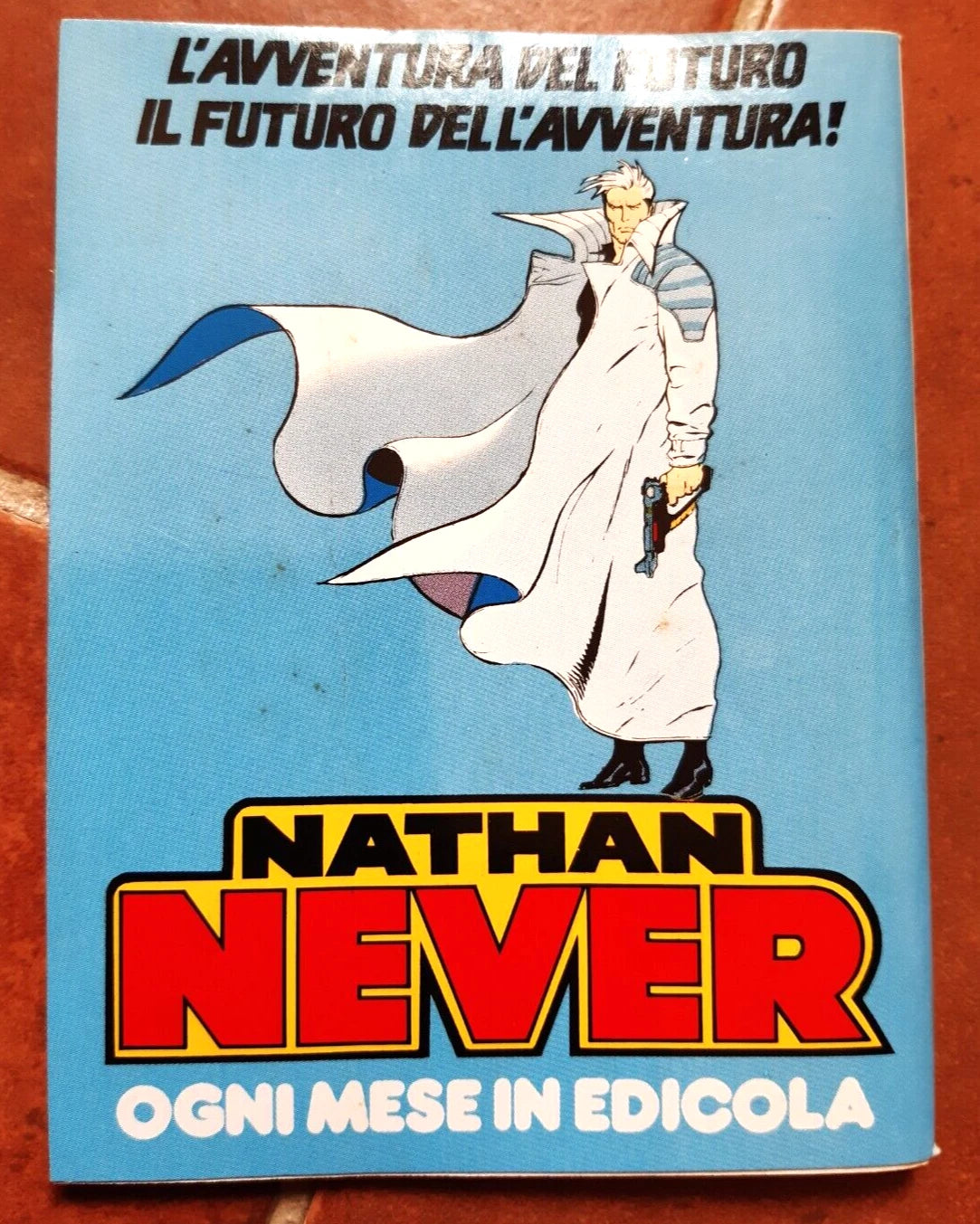 Volumetto : NATHAN NEVER PRESENTA IL CINEMA DI FANTASCIENZA